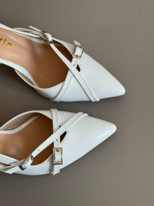 کفش سفید ورنی