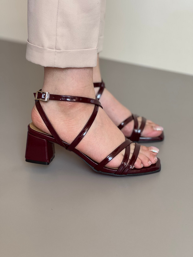 کفش بندی آلبالویی