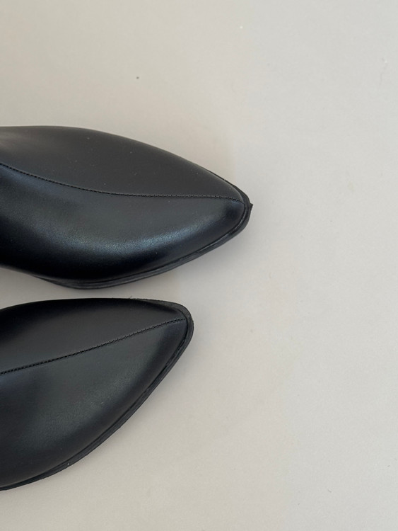 نیمبوت مشکی