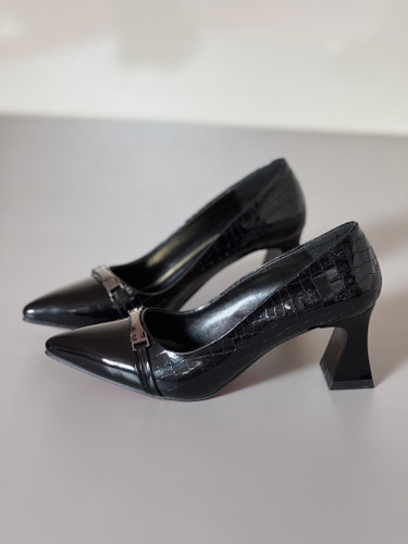 کفش سنگی ورنی