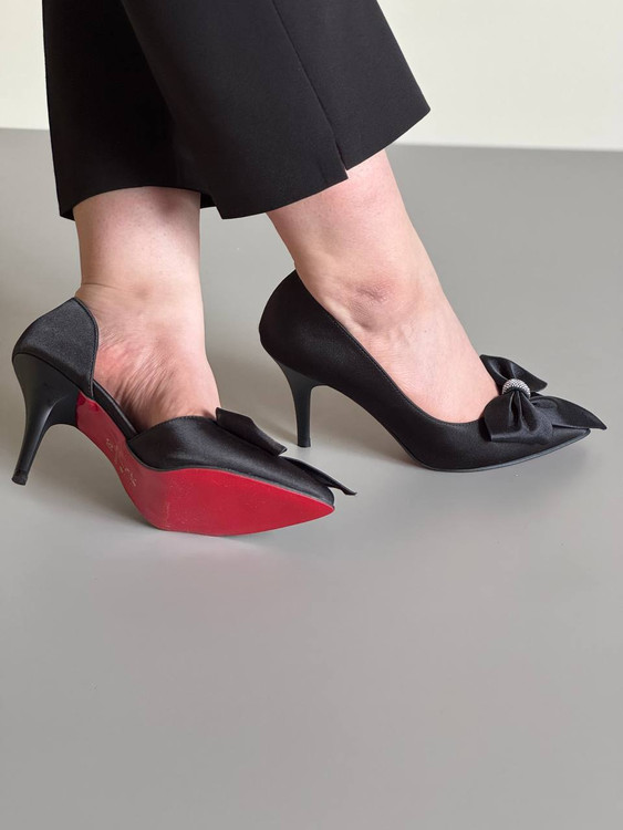 کفش پاپیونی مشکی زیره قرمز