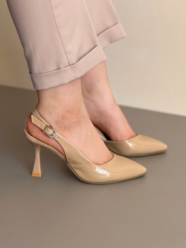 پاشنه کلوش کرم ورنی