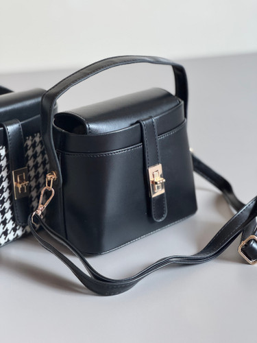 کیف ونوس مشکی